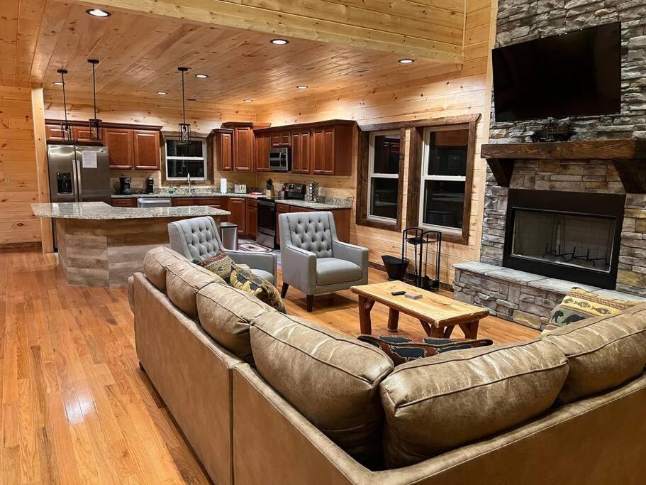 * * 4 Master Bedrooms, Views, Theater, Arcade, Evc Gatlinburg Kültér fotó