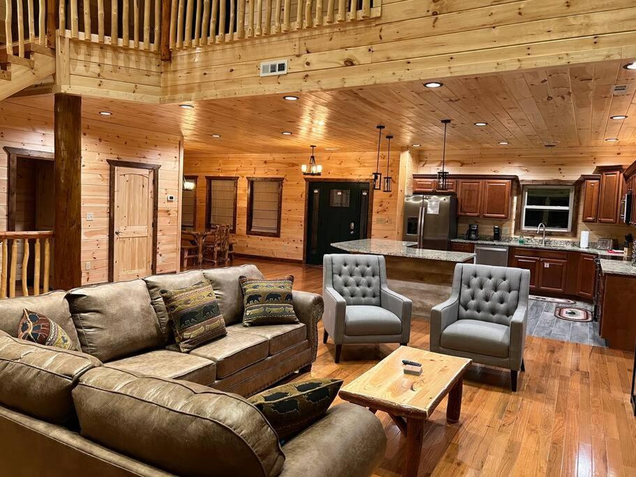 * * 4 Master Bedrooms, Views, Theater, Arcade, Evc Gatlinburg Kültér fotó