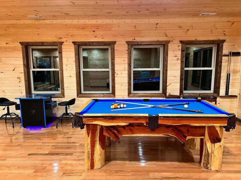 * * 4 Master Bedrooms, Views, Theater, Arcade, Evc Gatlinburg Kültér fotó