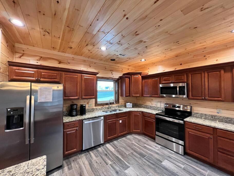 * * 4 Master Bedrooms, Views, Theater, Arcade, Evc Gatlinburg Kültér fotó