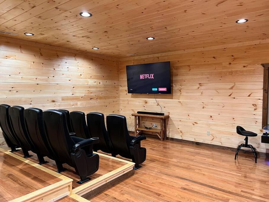 * * 4 Master Bedrooms, Views, Theater, Arcade, Evc Gatlinburg Kültér fotó