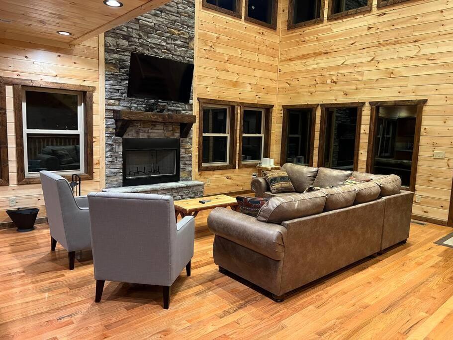 * * 4 Master Bedrooms, Views, Theater, Arcade, Evc Gatlinburg Kültér fotó
